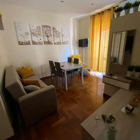 Octavia Apartment
